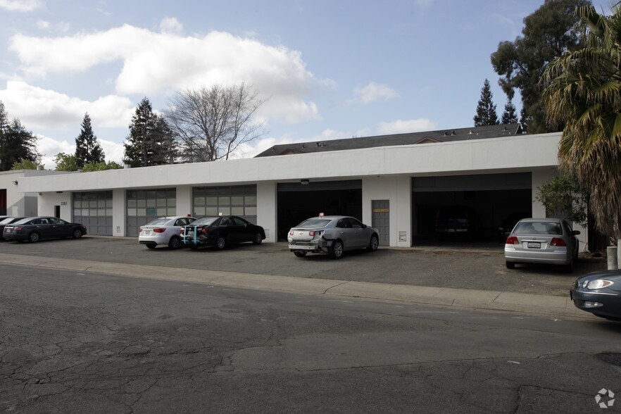 2350 Tower Ave, Sacramento, CA à vendre - Photo de l’immeuble – Image 2 sur 3