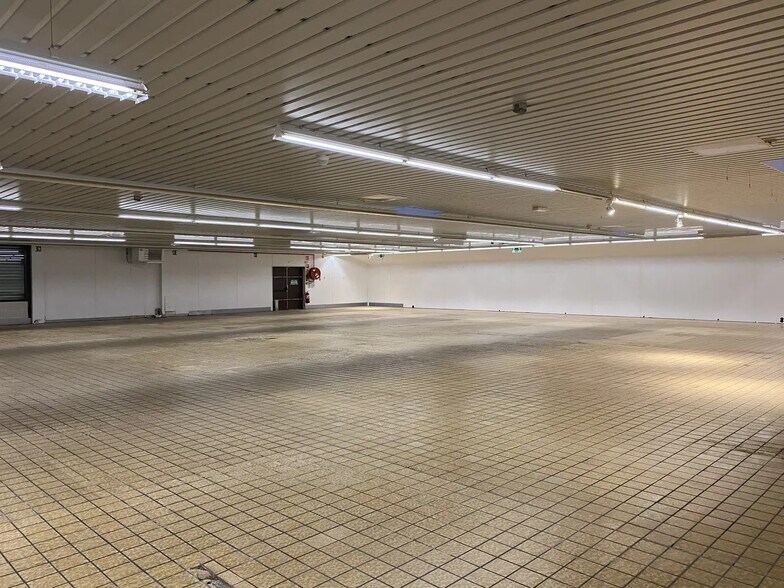 Local commercial dans Golbey à louer - Photo de l’immeuble – Image 3 sur 9