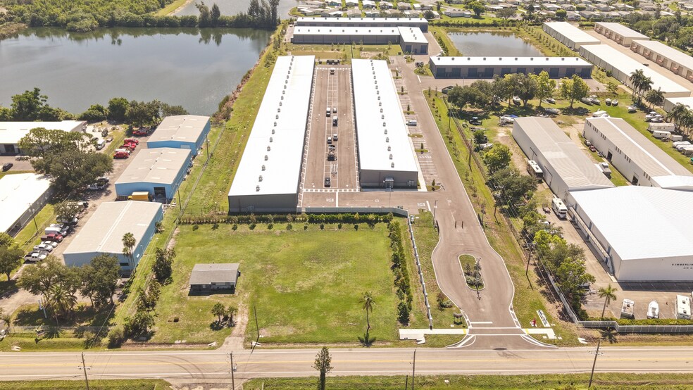 Beaches Business Park portefeuille de 2 biens à vendre sur LoopNet.fr - Photo de l’immeuble – Image 2 sur 9