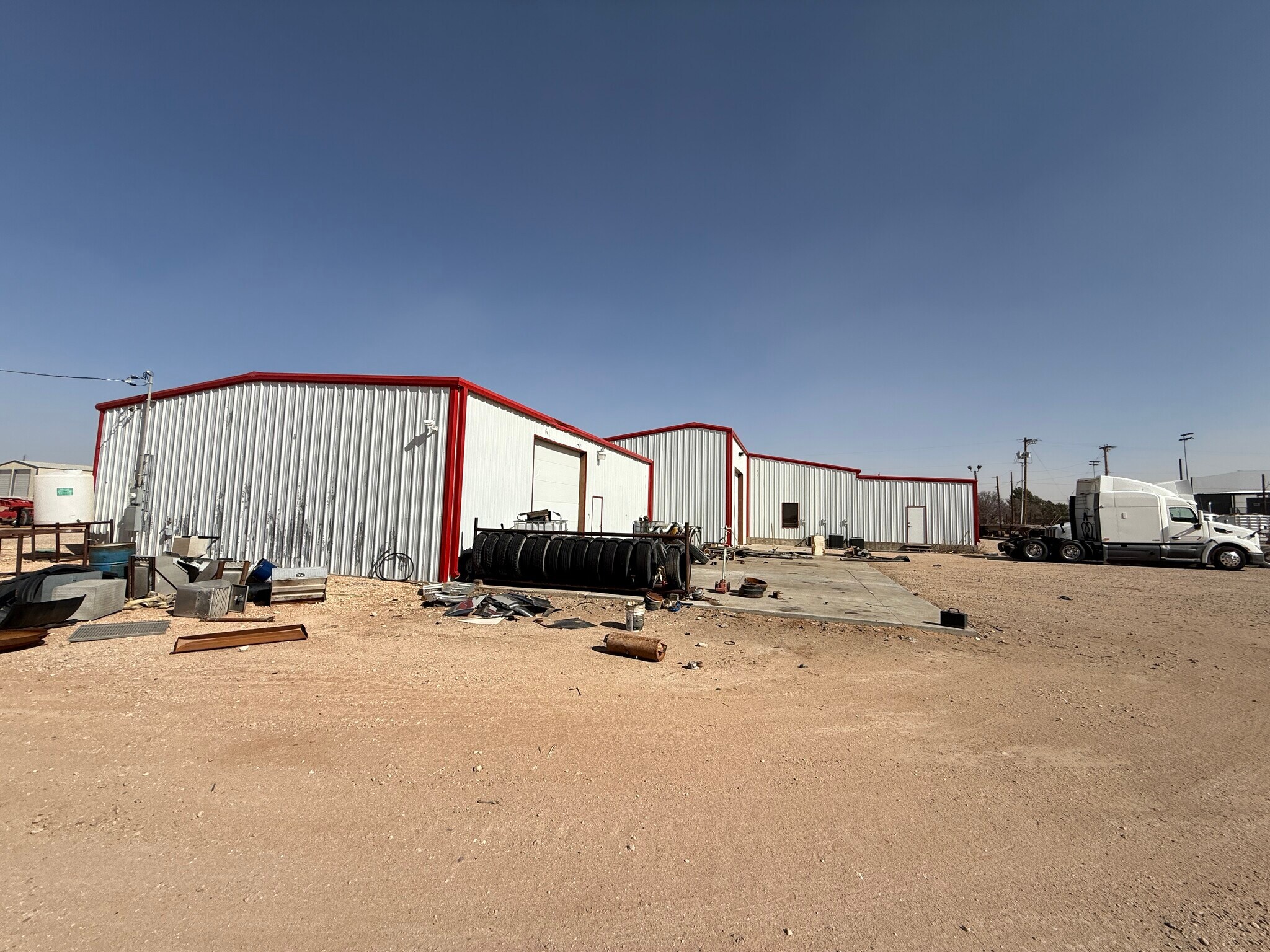 1207 NW Mustang Dr, Andrews, TX à vendre Photo principale– Image 1 sur 32