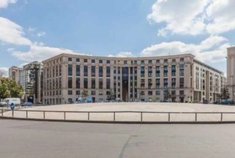 10-18 Place De Catalogne, Paris à louer - Photo de l’immeuble – Image 2 sur 7