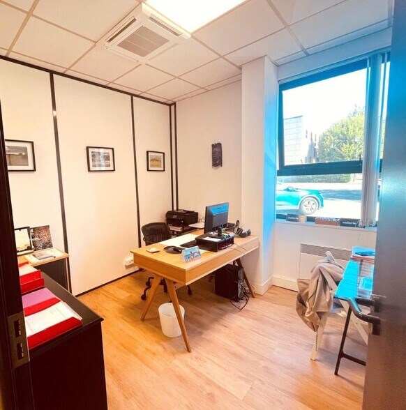 Bureau dans Bailly à louer - Photo intérieure – Image 2 sur 6