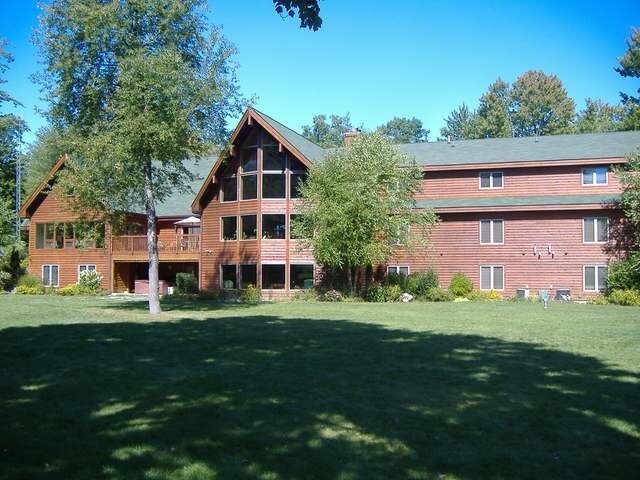 355 Mannsiding Rd, Harrison, MI à vendre Photo principale– Image 1 sur 43