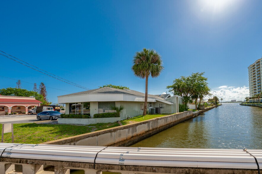 2763 S Ridgewood Ave, South Daytona, FL à vendre - Photo de l’immeuble – Image 2 sur 32