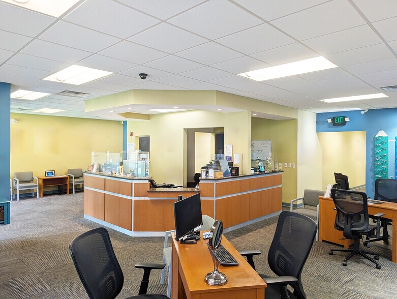 262 Main Dunstable Rd, Nashua, NH à louer - Photo de l’immeuble – Image 3 sur 6