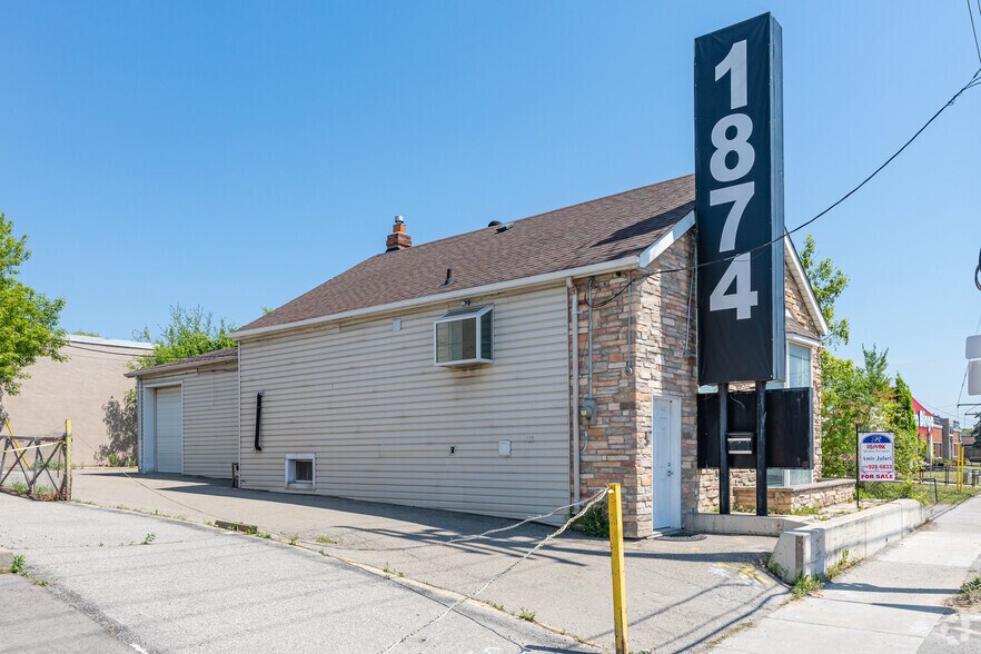 1874 Wilson Ave, Toronto, ON à vendre - Photo de l’immeuble – Image 2 sur 2