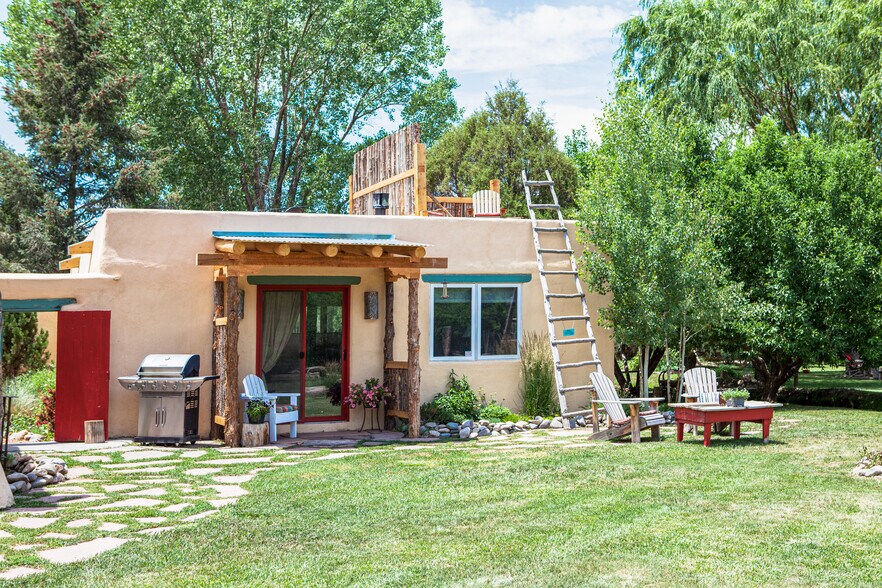 613 Callejon Rd, Taos, NM à vendre - Photo de l’immeuble – Image 2 sur 38