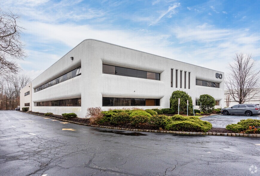 60 E Us Highway 46, Fairfield, NJ à vendre - Photo de l’immeuble – Image 2 sur 9