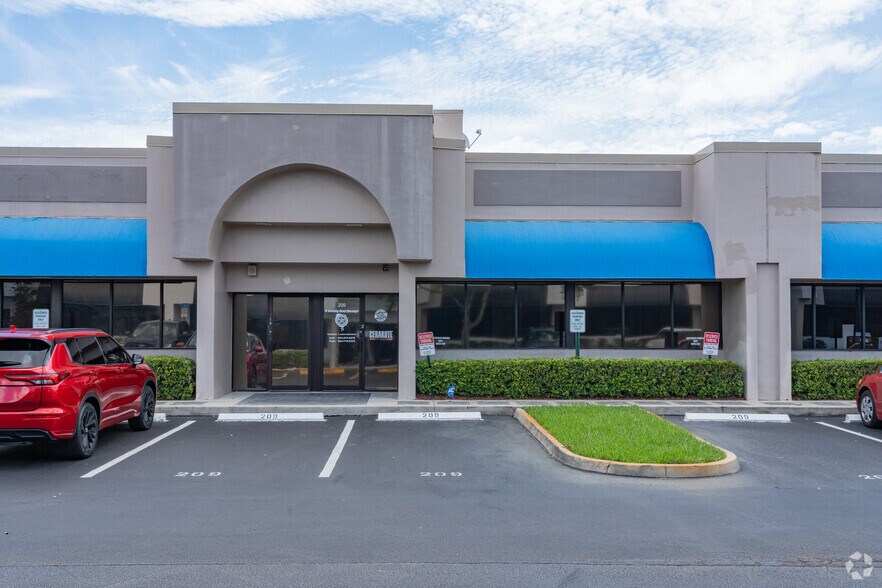 6555 Powerline Rd, Fort Lauderdale, FL à louer - Photo de l’immeuble – Image 2 sur 9