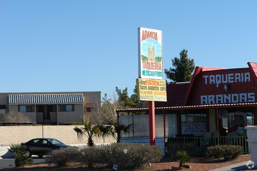 2040 N Nellis Blvd, Las Vegas, NV à vendre - Photo de l’immeuble – Image 2 sur 5