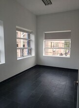 60 Sumach St, Toronto, ON à louer Photo intérieure– Image 1 sur 3