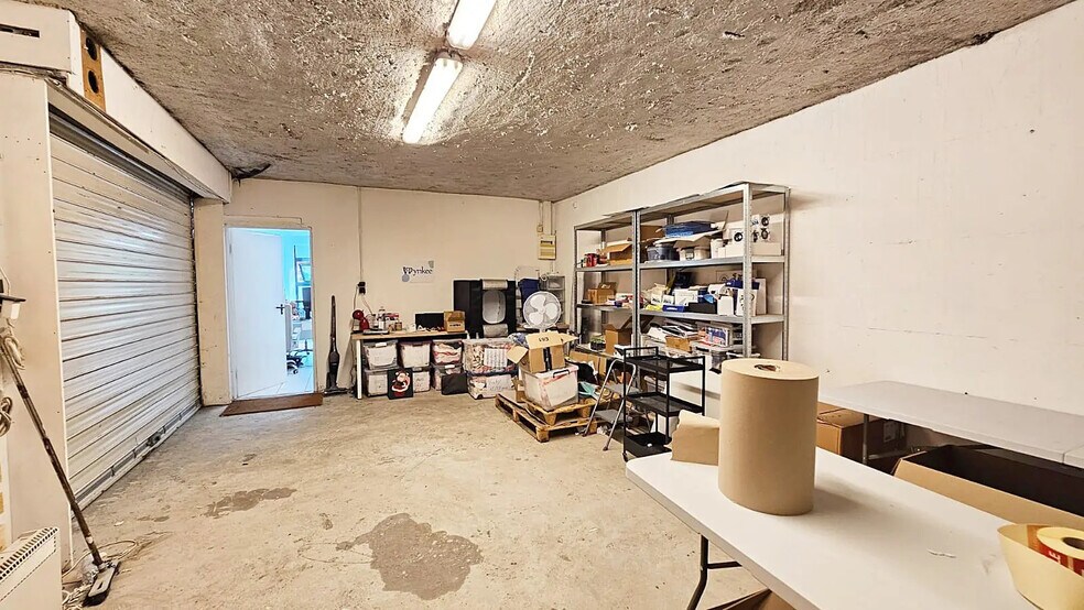 Local d’activités dans Champigny-sur-Marne à louer - Photo de l’immeuble – Image 1 sur 7