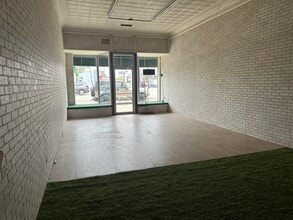 7150-7154 W Higgins Ave, Chicago, IL à louer Photo de l’immeuble– Image 1 sur 5