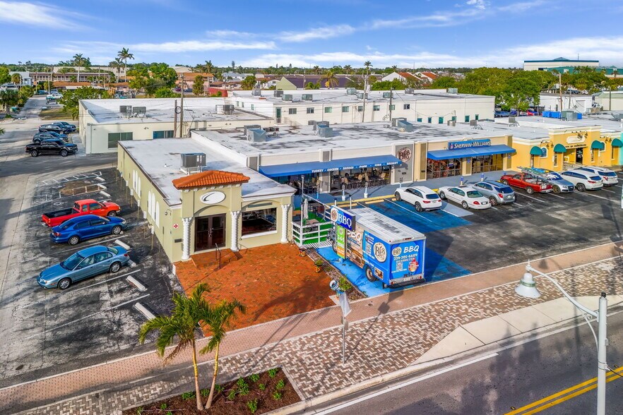 1213 SE 47th Ter, Cape Coral, FL à vendre - Photo de l’immeuble – Image 3 sur 38
