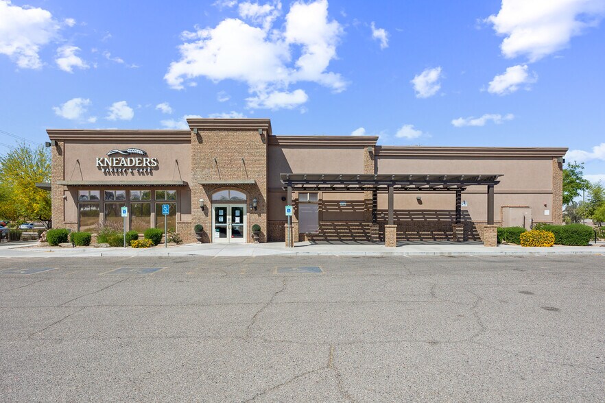 2030 E Elliot Rd, Tempe, AZ à louer - Photo de l’immeuble – Image 3 sur 11