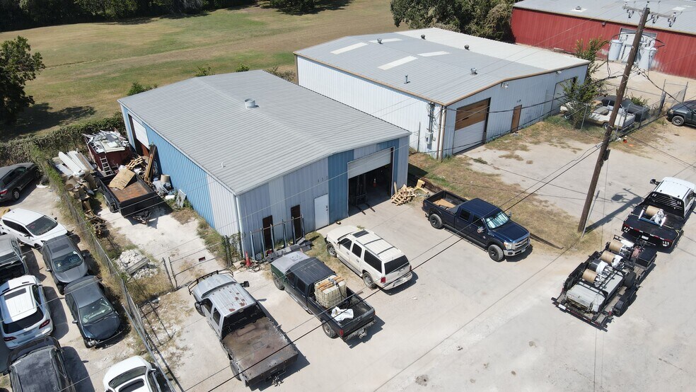 111 Industrial Dr, Kennedale, TX à vendre - Photo principale – Image 1 sur 9