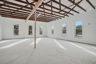 2517 Bull St, Savannah, GA à louer Photo intérieure– Image 1 sur 2