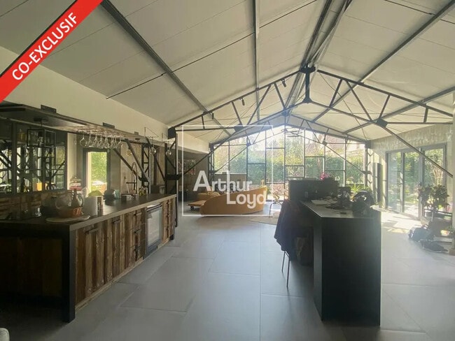 Plus de détails pour 16 Bis Rue Gustave Courbet, La Rochette - Bureau à louer