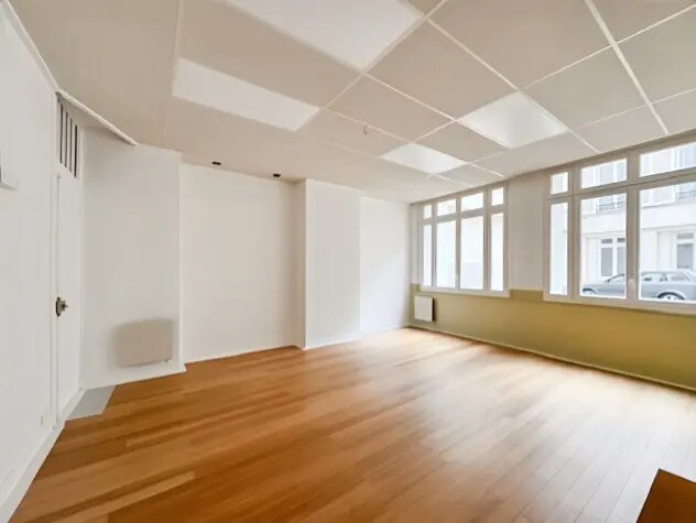 Bureau dans Paris à louer - Photo de l’immeuble – Image 2 sur 5