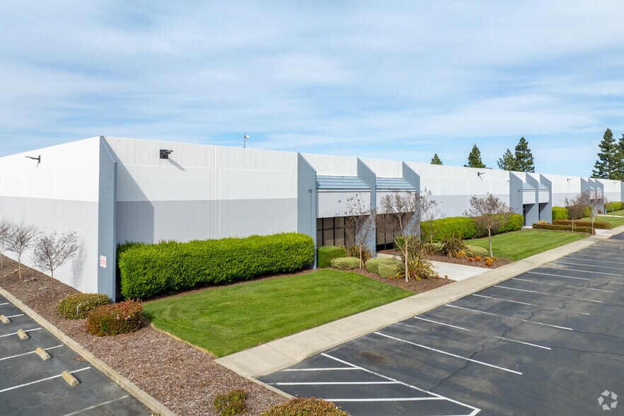 1740-1760 Enterprise Blvd, West Sacramento, CA à louer - Photo de l’immeuble – Image 3 sur 10