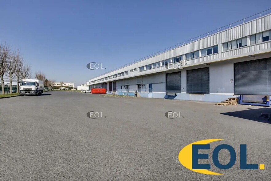 Industriel/Logistique dans Goussainville à louer - Photo de l’immeuble – Image 2 sur 15