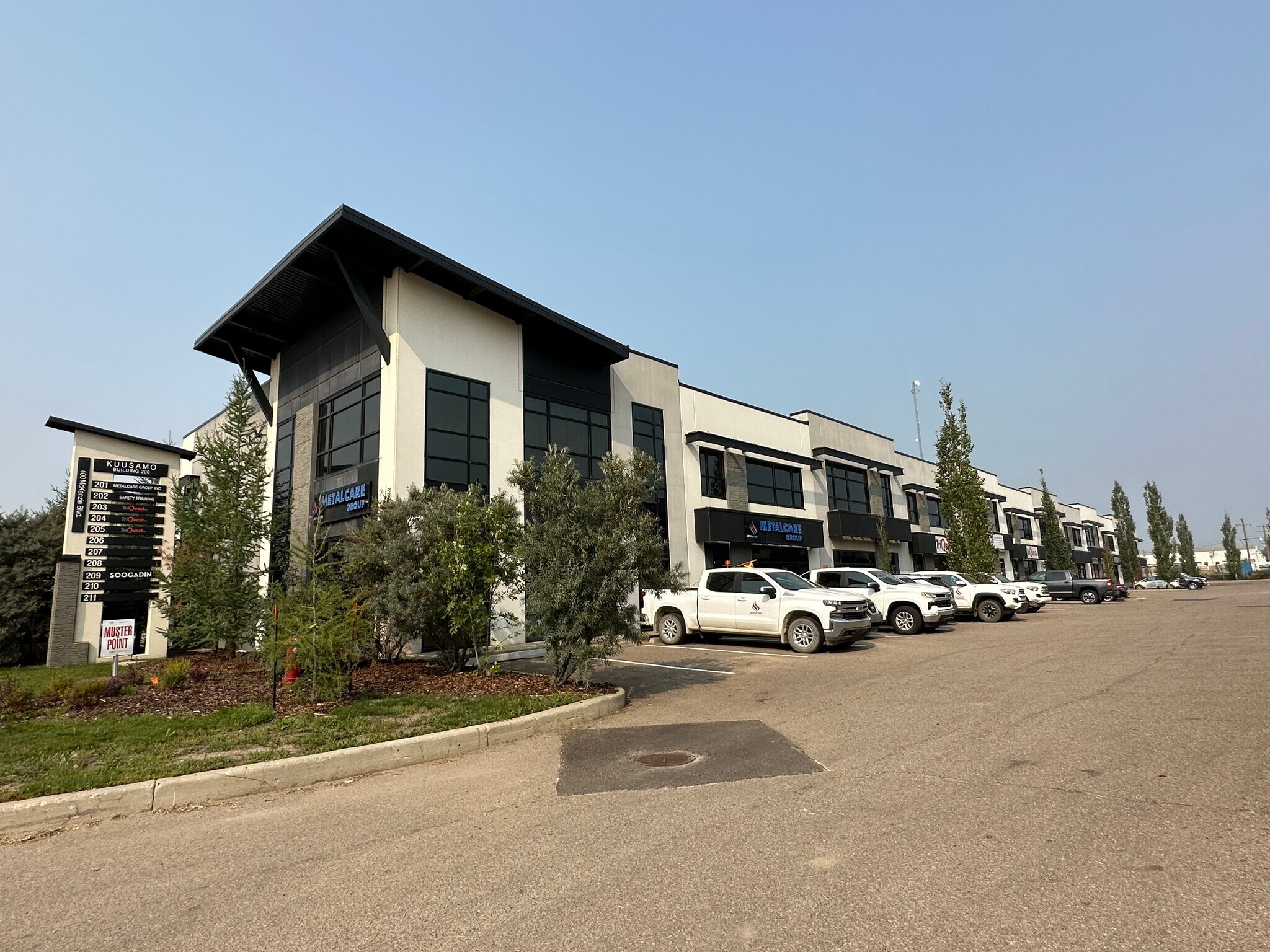 400 Mackenzie Blvd, Fort McMurray, AB à louer Photo de l’immeuble– Image 1 sur 3
