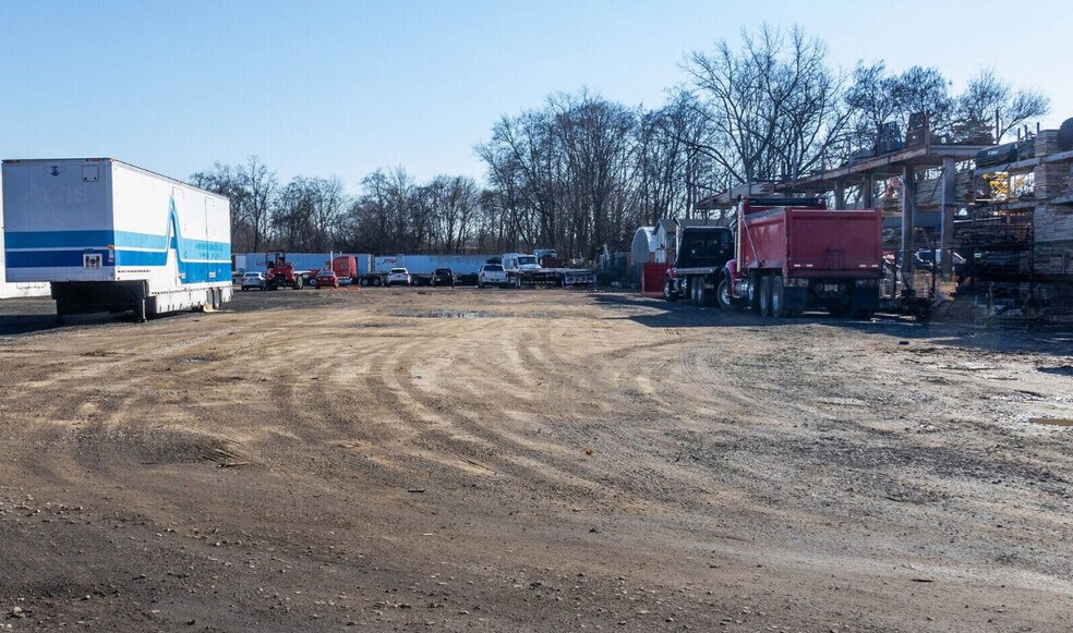 113-114 Whitehead Ave, South River, NJ à louer - Photo de l’immeuble – Image 2 sur 28