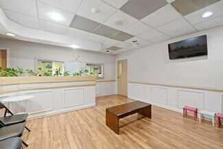 Plus de détails pour 3715 Main St, Bridgeport, CT - Bureau à vendre