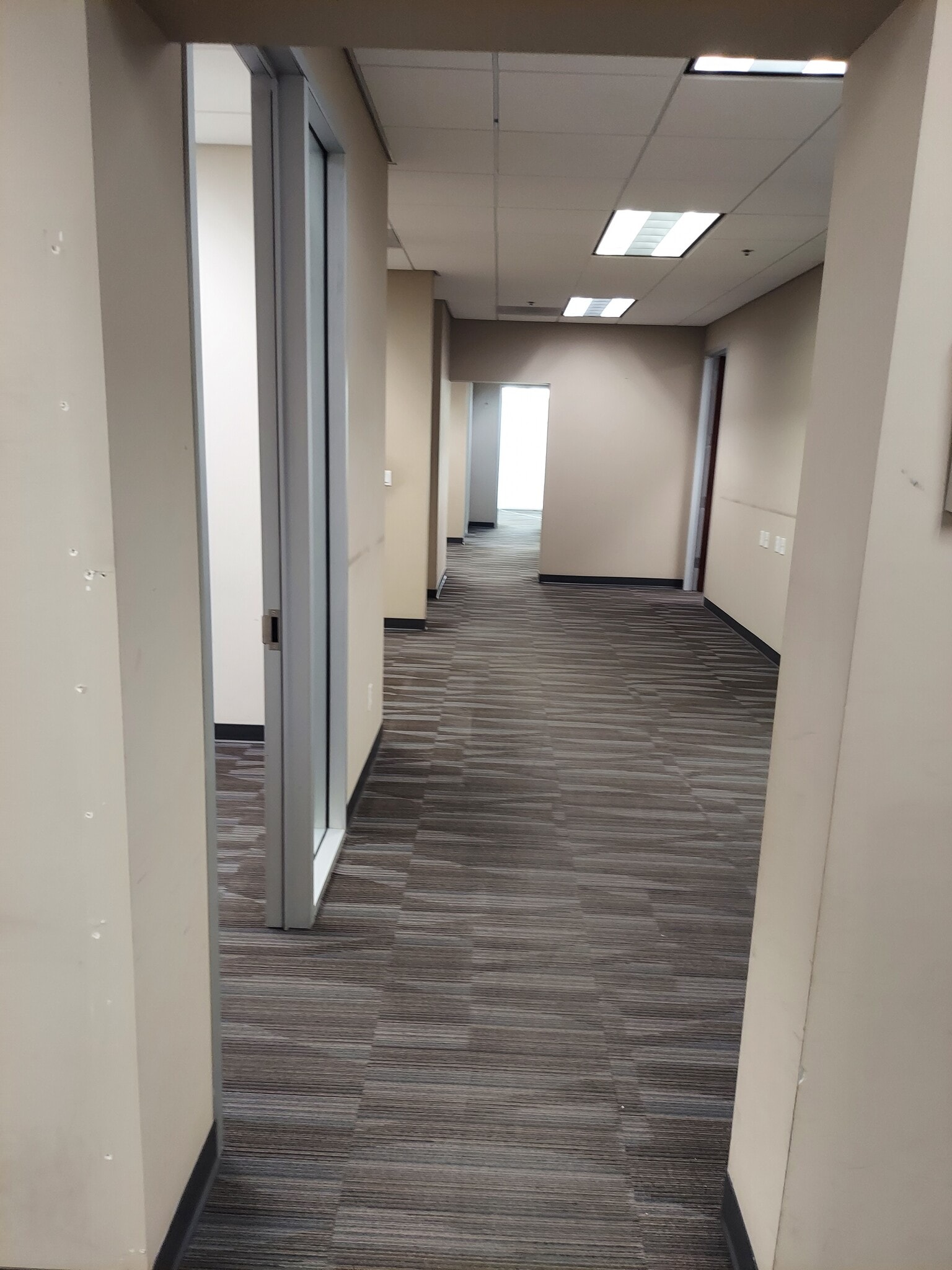 123 E Valley Blvd, San Gabriel, CA à louer Photo intérieure– Image 1 sur 7