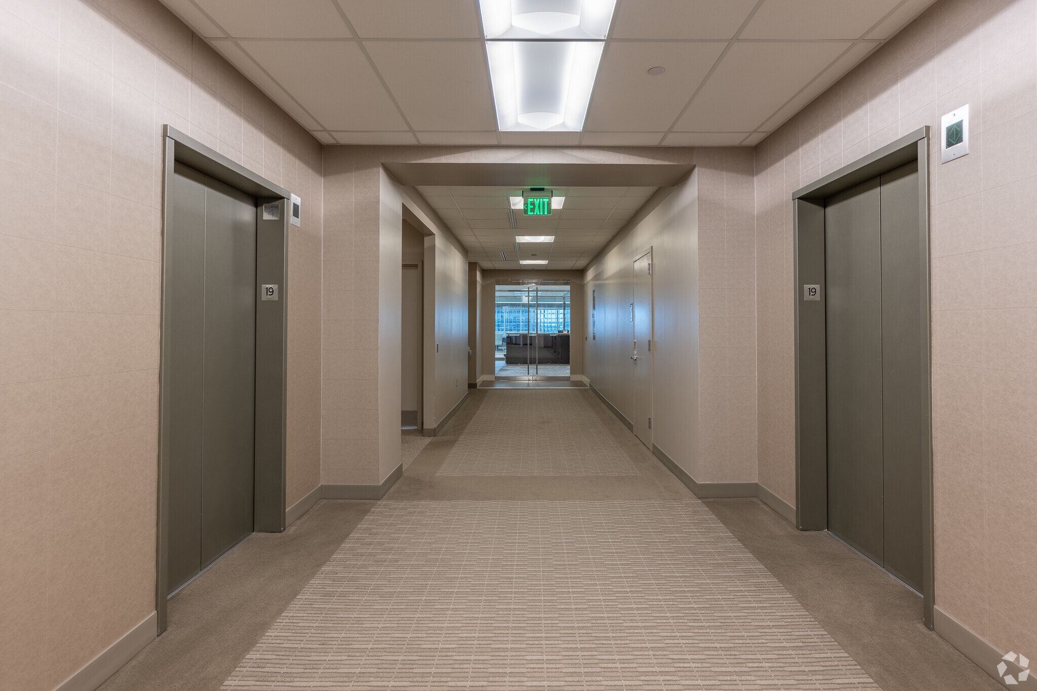 1085 Raymond Blvd, Newark, NJ à louer Photo intérieure– Image 1 sur 3