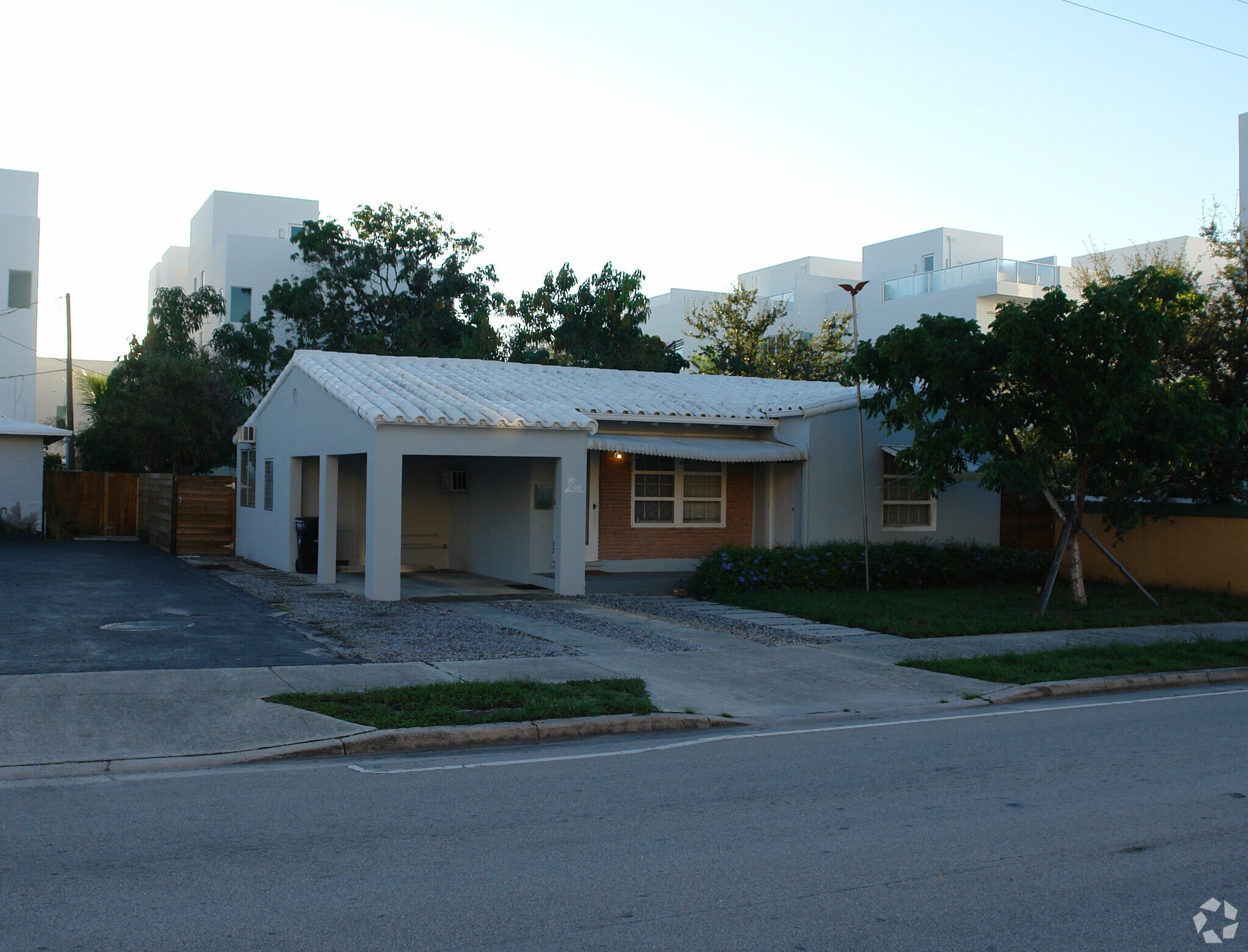 724 NE 3rd Ave, Fort Lauderdale, FL à vendre Photo principale– Image 1 sur 3