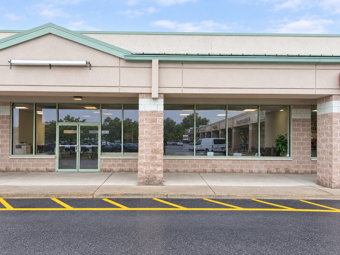 1009 MacArthur Blvd, Mahwah, NJ à louer Photo principale– Image 1 sur 11
