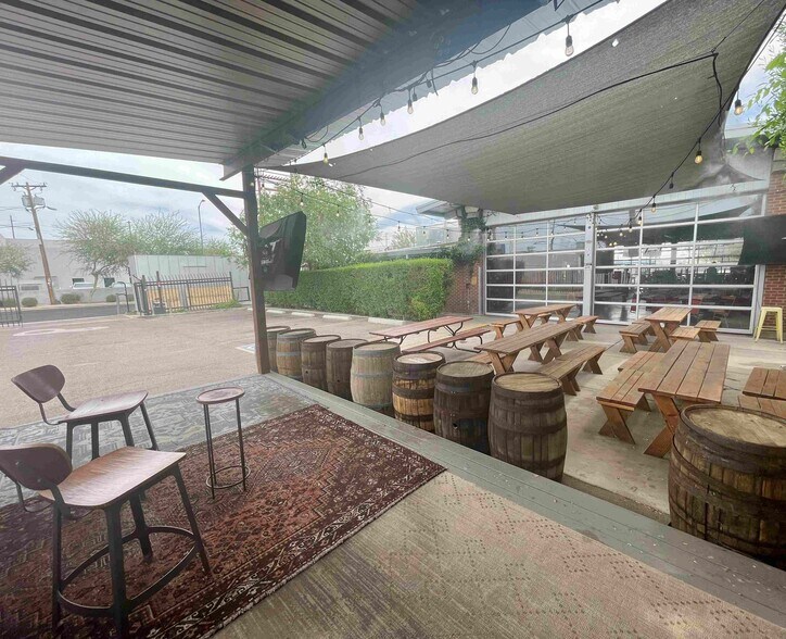4056 E Washington St, Phoenix, AZ à vendre - Photo de l’immeuble – Image 3 sur 4