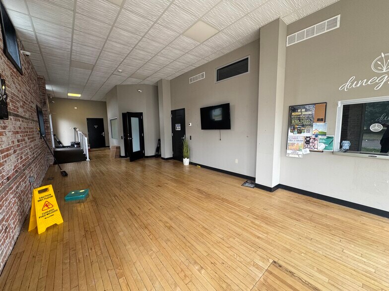 801 N State St, Big Rapids, MI à vendre - Photo de l’immeuble – Image 3 sur 11