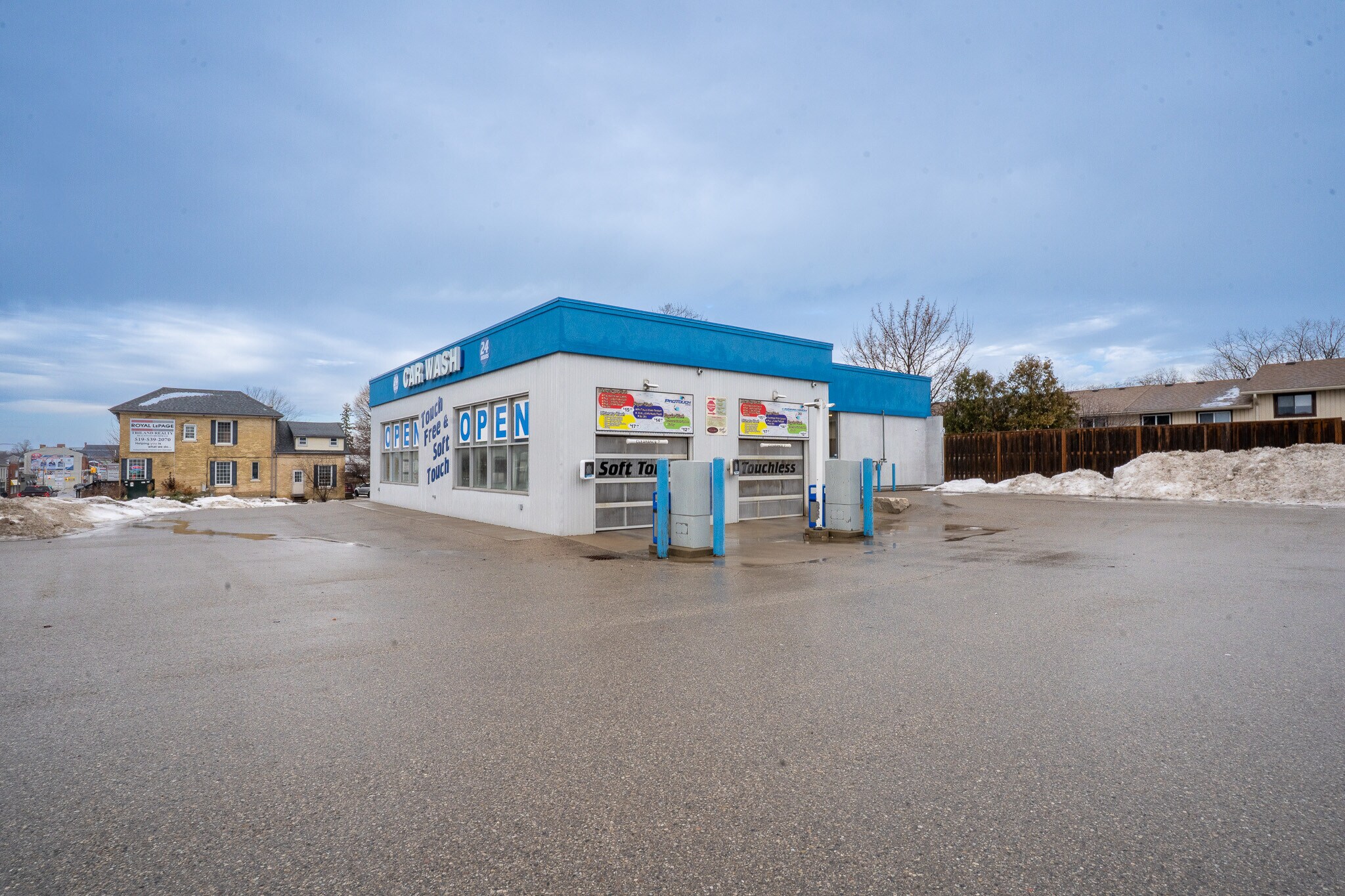 771 Dundas St, Woodstock, ON à vendre Photo principale– Image 1 sur 11