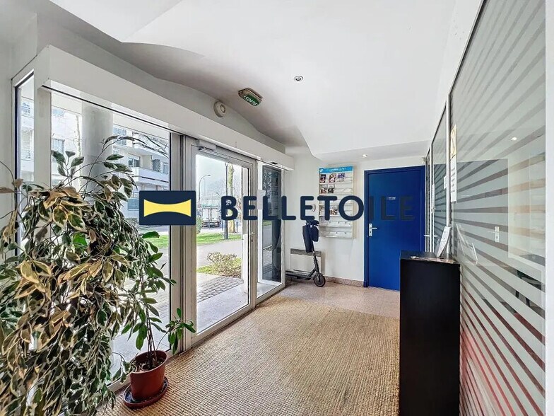 Bureau dans Joinville-le-Pont à vendre - Hall d’entrée – Image 2 sur 24