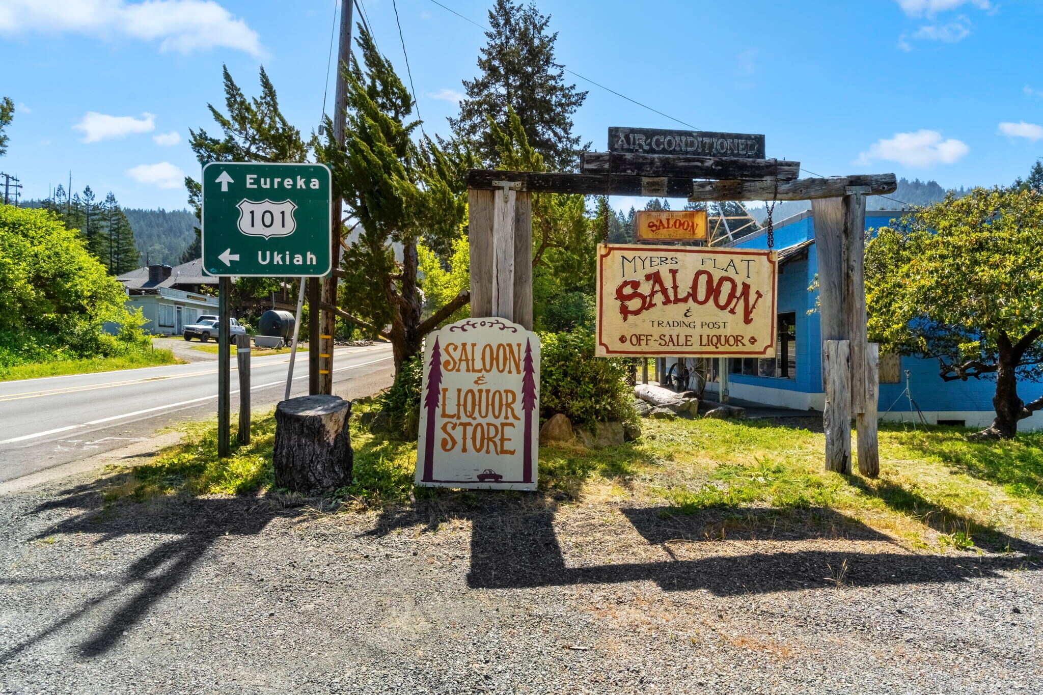 12946 Avenue of the Giants, Myers Flat, CA à vendre Photo de l’immeuble– Image 1 sur 17