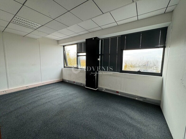 Bureau dans Chelles à vendre - Photo intérieure – Image 2 sur 6