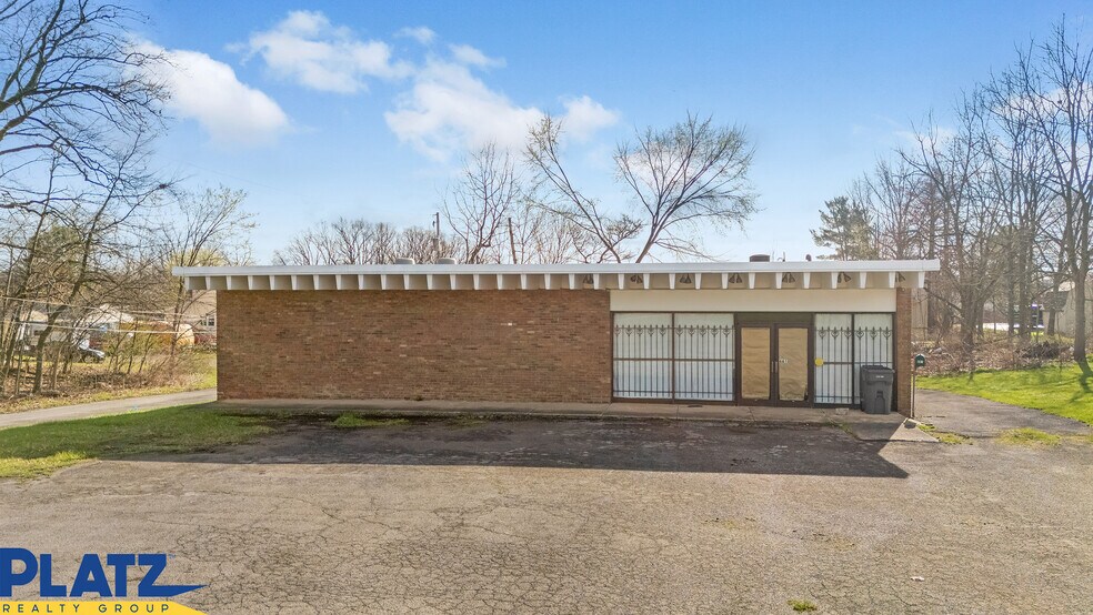 661 S Meridian Rd, Youngstown, OH à vendre - Photo de l’immeuble – Image 1 sur 6