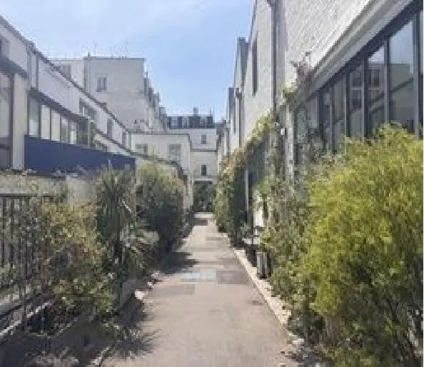 208 Rue Saint-Maur, Paris à louer - Photo de l’immeuble – Image 1 sur 15