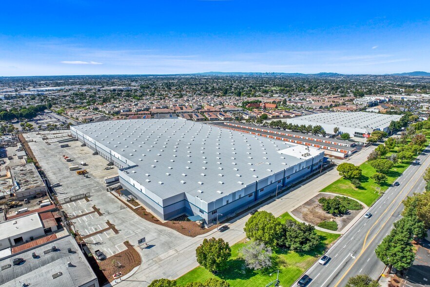 12352 Whittier Blvd, Whittier, CA à louer - Photo de l’immeuble – Image 3 sur 8