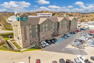 Plus de détails pour 975 Sheffield St, Washington, PA - Hôtellerie à vendre