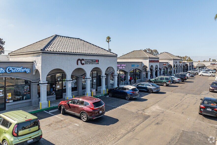 2720 E Plaza Blvd, National City, CA à louer - Photo de l’immeuble – Image 2 sur 4