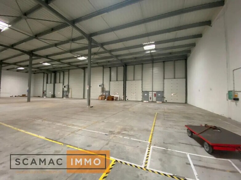 240 Rue De La Motte, 77550 Moissy-Cramayel, Moissy-Cramayel à louer - Photo de l’immeuble – Image 1 sur 5