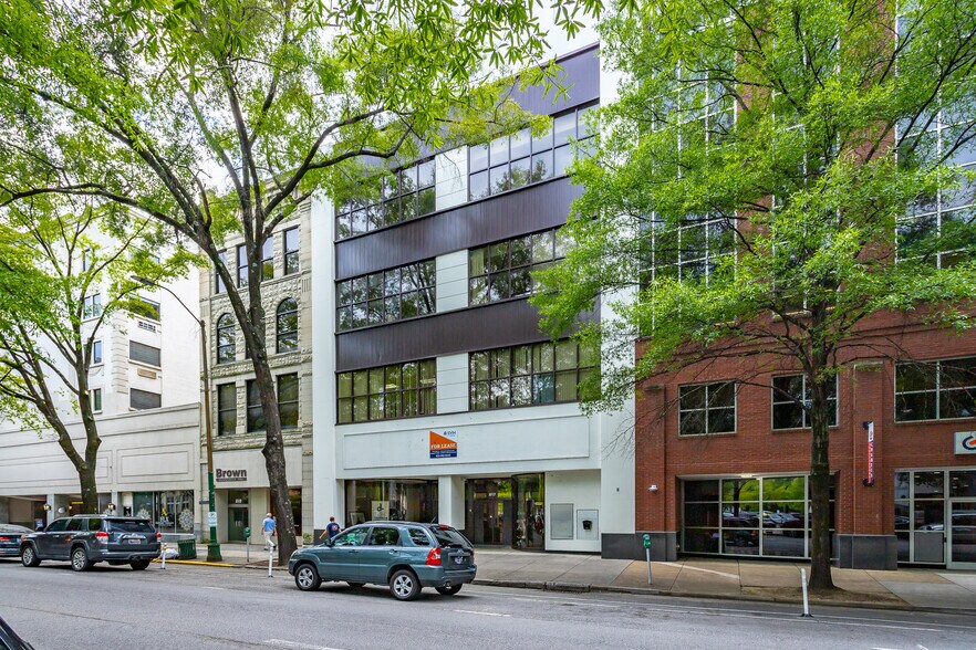 817 Broad St, Chattanooga, TN à louer - Photo de l’immeuble – Image 3 sur 7