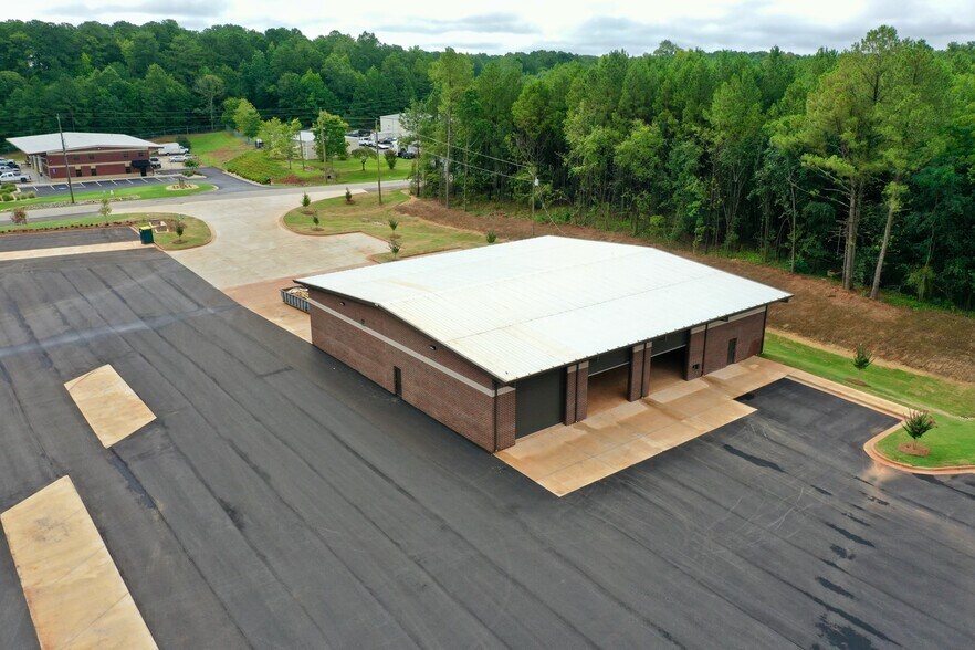 570 Steele dr, Hampton, GA à vendre - Photo principale – Image 1 sur 11