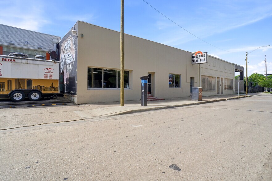 2927 Morton St, Fort Worth, TX à louer - Photo de l’immeuble – Image 2 sur 18