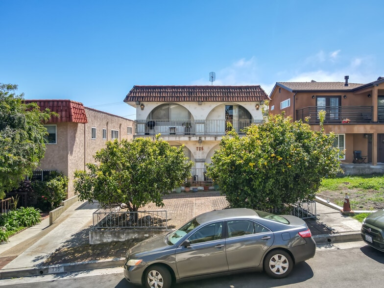 735 W 30th St, San Pedro, CA à vendre - Photo de l’immeuble – Image 1 sur 29