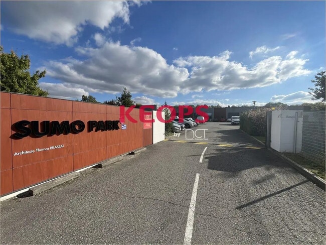 Plus de détails pour Local d'activités à louer