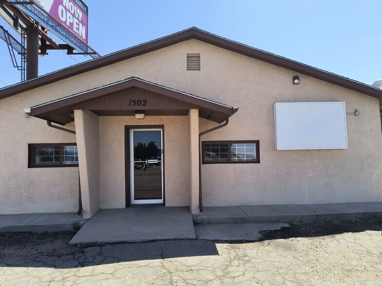 1502 S Santa Fe Dr, Pueblo, CO à louer - Photo de l’immeuble – Image 1 sur 3